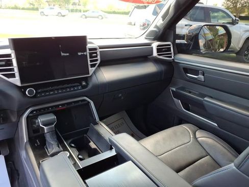 Used 2025 Toyota Sequoia Platinum AWD/4WD image 10