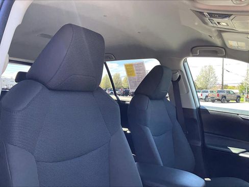 Used 2025 Toyota RAV4 LE AWD/4WD image 22