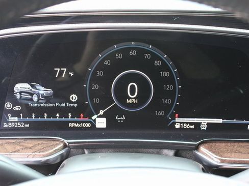 Used 2021 Cadillac Escalade Premium Luxury Platinum image 11