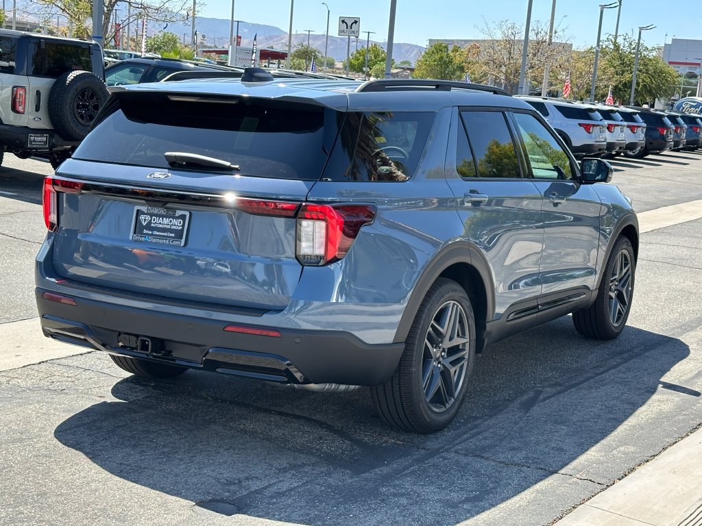 New 2027 Ford Explorer ST-Line w/ Premium Package RWD image 7