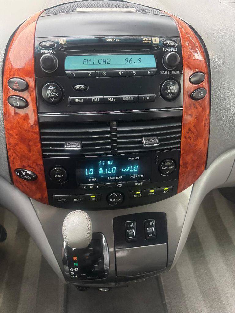 Used 2008 Toyota Sienna XLE FWD image 37