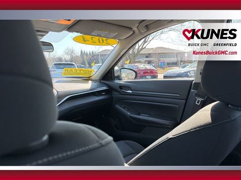 Used 2024 Nissan Altima 2.5 SV image 33