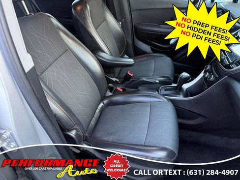 Used 2018 Chevrolet Trax LT w/ LT Convenience Package AWD/4WD image 21