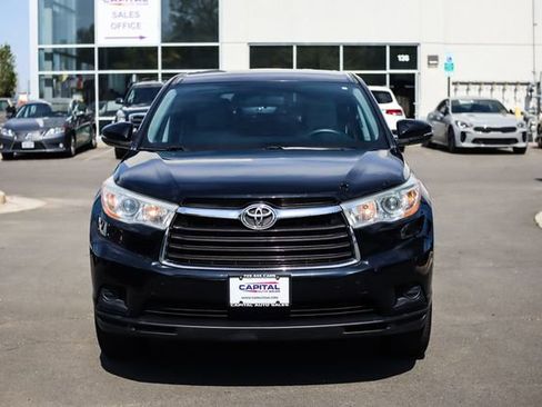 Used 2014 Toyota Highlander LE image 6