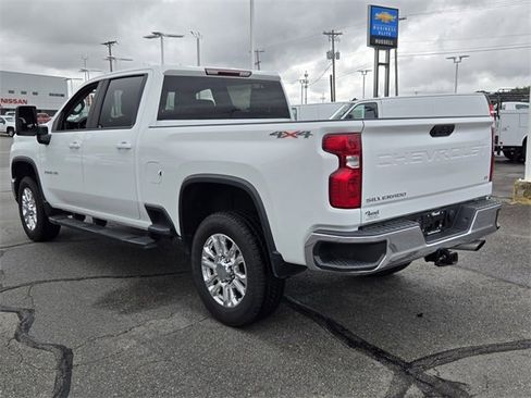 Used 2024 Chevrolet Silverado 2500 LT image 6