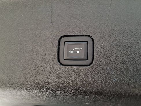 Used 2023 Chevrolet Traverse RS AWD/4WD image 31