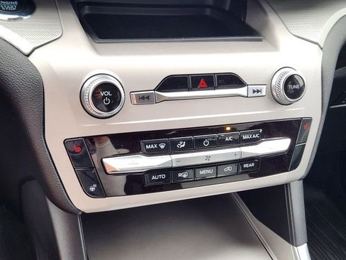 Used 2023 Ford Explorer XLT w/ Equipment Group 202A image 19