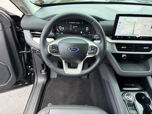 Used 2025 Ford Explorer Active w/ Active Comfort Package AWD/4WD image 13