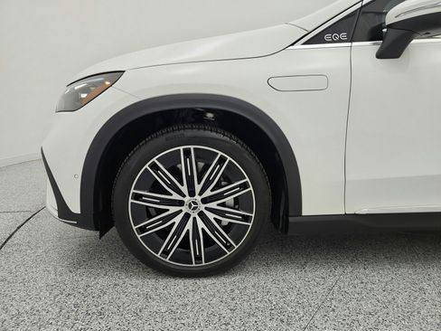 Certified 2023 Mercedes-Benz EQE 500 4MATIC SUV w/ Exclusive Trim Package image 17