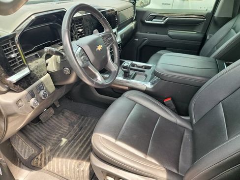 Used 2023 Chevrolet Silverado 1500 LTZ RWD image 9
