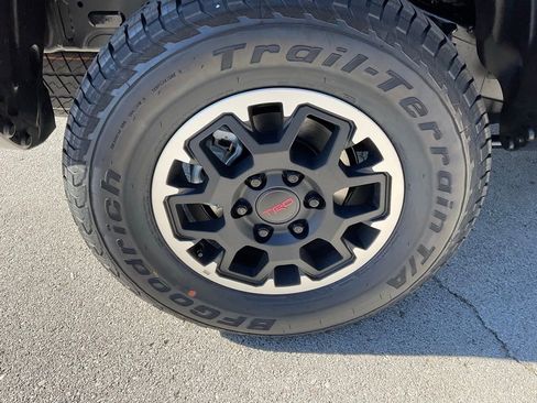 New 2025 Toyota Tacoma TRD Off-Road image 8