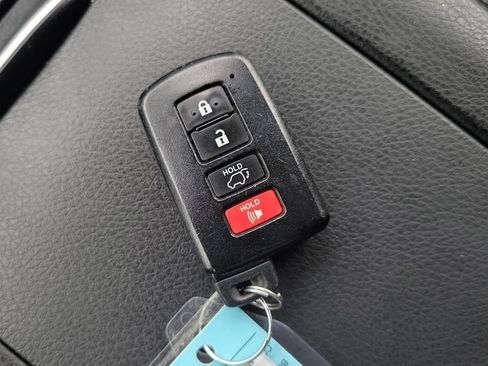 Used 2015 Toyota Highlander Limited Platinum AWD/4WD image 24