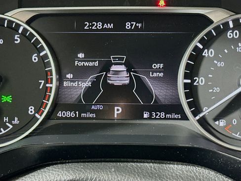 Used 2025 Nissan Pathfinder SV image 19