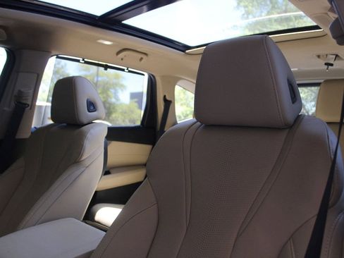 Certified 2025 Acura MDX FWD w/ Technology Package image 16