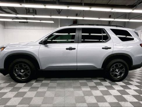 Used 2024 Honda Pilot TrailSport image 15