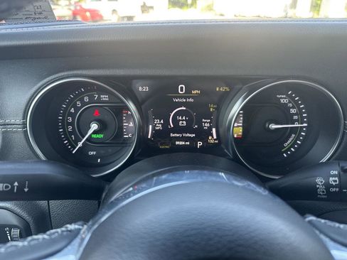 Used 2023 Jeep Wrangler Unlimited Sahara w/ Cold Weather Group AWD/4WD image 11