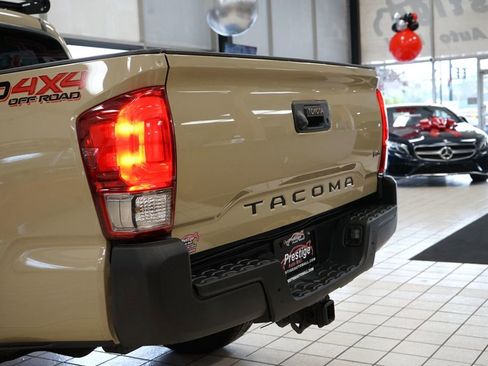 Used 2016 Toyota Tacoma TRD Off-Road w/ Towing Package AWD/4WD image 14