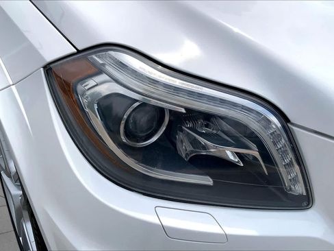 Used 2014 Mercedes-Benz GL 550 4MATIC image 28