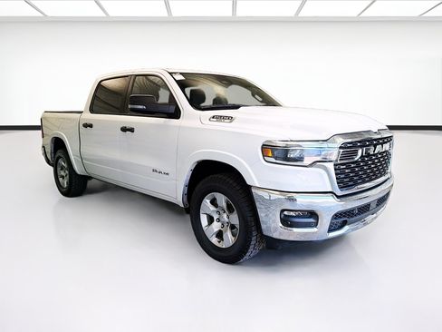 Used 2025 RAM 1500 Big Horn AWD/4WD image 3