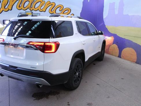 Used 2018 GMC Acadia SLT image 8