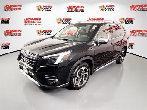Used 2022 Subaru Forester Touring image 15