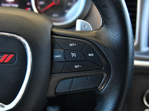 Used 2019 Dodge Charger Scat Pack RWD image 31