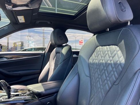 Used 2021 BMW 530i w/ Convenience Package image 40