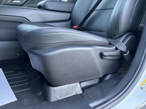 Used 2024 Chevrolet Silverado EV W/T image 15