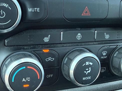 Used 2023 RAM 1500 Big Horn AWD/4WD image 23
