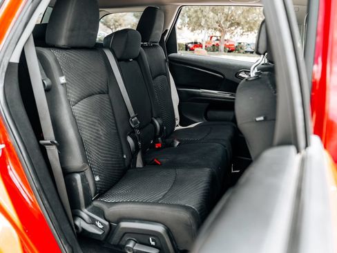 Used 2018 Dodge Journey SXT w/ Connectivity Group FWD image 35