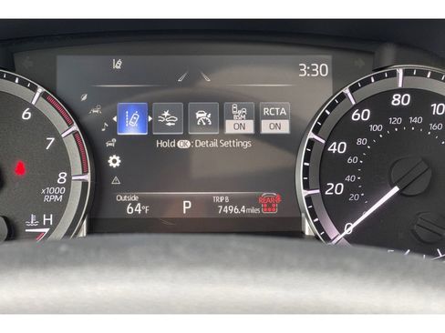 Used 2024 Toyota Highlander XLE image 28