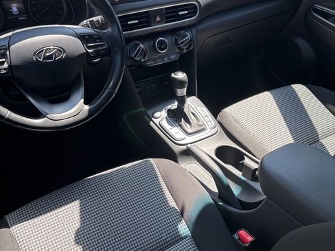 Used 2021 Hyundai Kona SEL FWD image 4