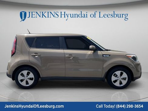 Used 2016 Kia Soul w/ Convenience Package FWD image 2