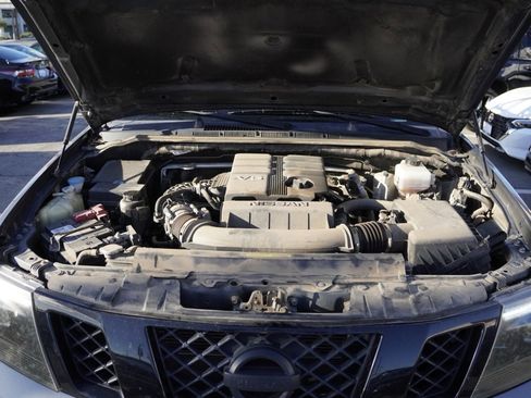 Certified 2020 Nissan Frontier SV w/ Midnight Edition Floor Mats image 24