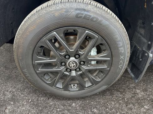 Used 2025 Toyota Tundra Limited image 14