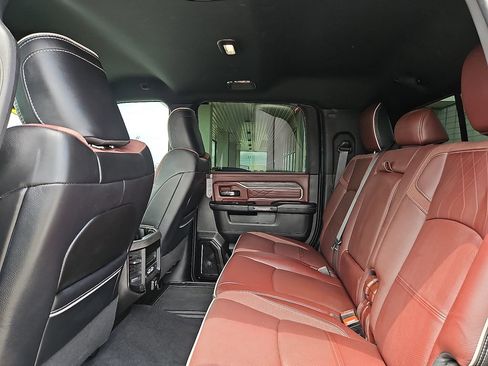 Used 2025 RAM 2500 Limited AWD/4WD image 19
