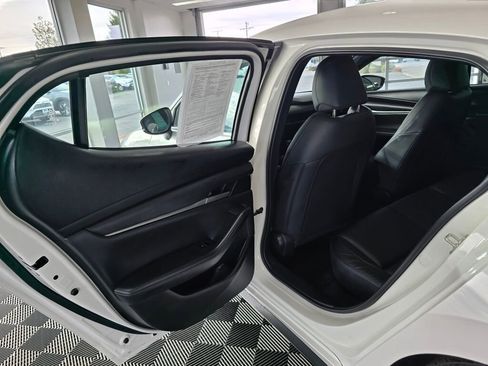 Used 2021 MAZDA MAZDA3 s image 37