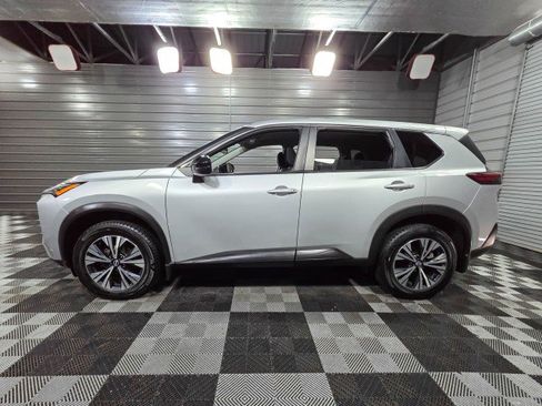 Used 2022 Nissan Rogue SV image 8