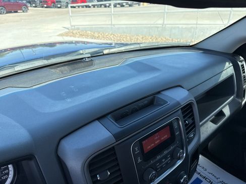 Used 2016 RAM 1500 Express RWD image 22