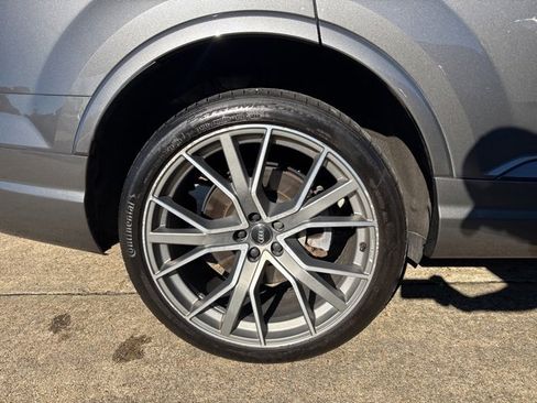 Used 2019 Audi Q7 3.0T Prestige image 37