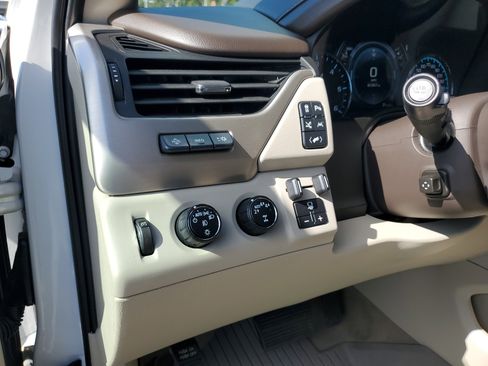 Used 2019 GMC Yukon Denali w/ Denali Ultimate Package image 17