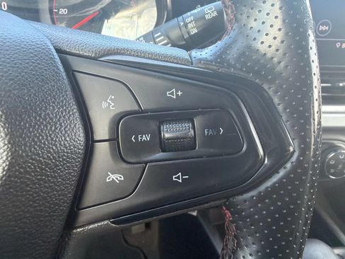 Used 2025 Chevrolet Trax RS w/ Driver Confidence Package FWD image 22