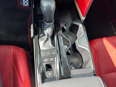 Used 2025 Toyota Camry XSE FWD image 10