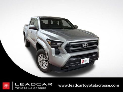 Used 2025 Toyota Tacoma SR5 image 1