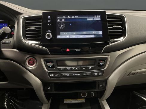 Used 2021 Honda Pilot Special Edition image 9