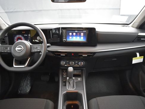 Used 2025 Nissan Kicks S image 9