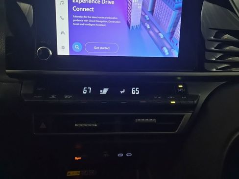 Used 2025 Toyota Camry LE image 30