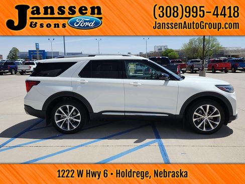 Used 2025 Ford Explorer Platinum w/ Ultimate Package AWD/4WD image 5