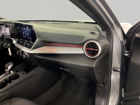 Used 2024 Chevrolet Trax RS w/ Driver Confidence Package FWD image 25