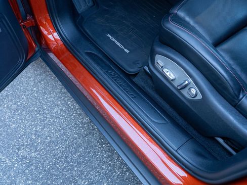 Certified 2022 Porsche Macan image 23